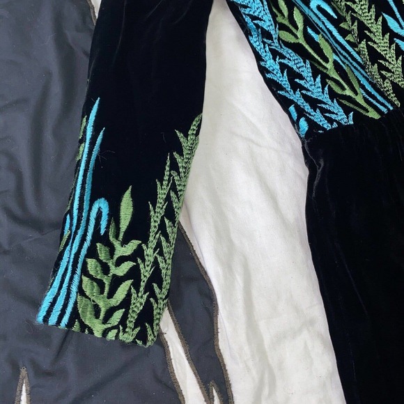 1960s Designer Silk Velvet Evening Gown w Elaborate Floral Embroidery Boho Glam - Picture 14 of 14